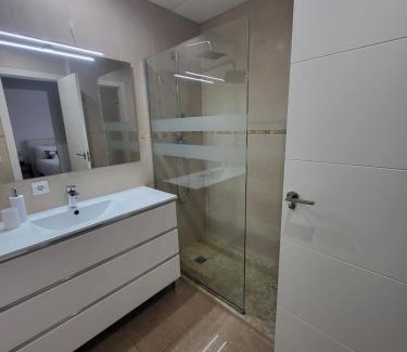 San Julian Apartamento | Apt céntrico, a pie de calle.