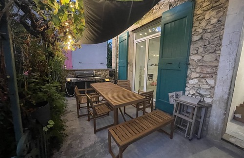 Menglon Casa | Apt de 75m2 Refait à Neuf au rdc Dune Maison Chic