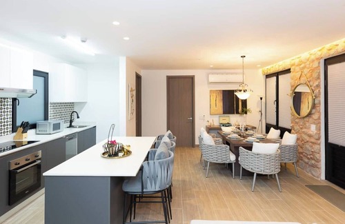 El Chorrillo Condominio | Apartamento para 4 personas en Casco Antiguo/ con piscina en la azotea y bebida de bienvenida