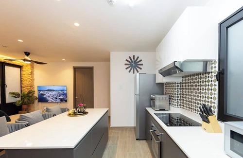El Chorrillo Condominio | Apartamento para 4 personas en Casco Antiguo/ con piscina en la azotea y bebida de bienvenida