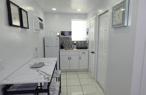 Boulevard Heights Apartamento | Apt Hollywood Fl close to Hard Rock Stadium and Hard Rock Casino Guitar Hotel