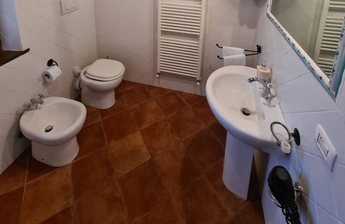 Camucia Casa | Apt in 19th century farmhouse near Cortona, pool, garden and beautiful views