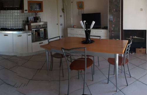 Angri Apartamento | Apt in a Villa with Terrace on stunning Vesuvio View!