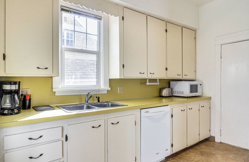 Beaumont - Wilshire Casa | Apt in Alberta Arts District: Walkable Paradise!