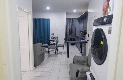 Barbican Apartamento | Apt. In gated community near Bob Marley Museum with a pool