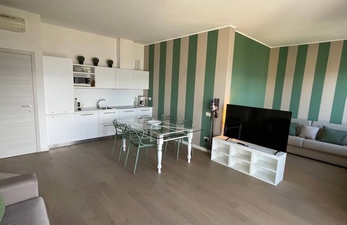 Stresa Apartamento | Apt in Stresa, superb view of Lake Maggiore, balcony, WiFi, A/C, garage & garden