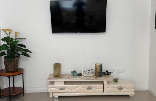 Kingston Apartamento | Apt Near Devon - Kingston- POOL- B306 FIWI