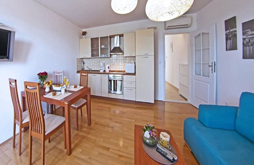 Plat Apartamento | Lujosa villa con vistas al mar y piscina, Plat apt. 2