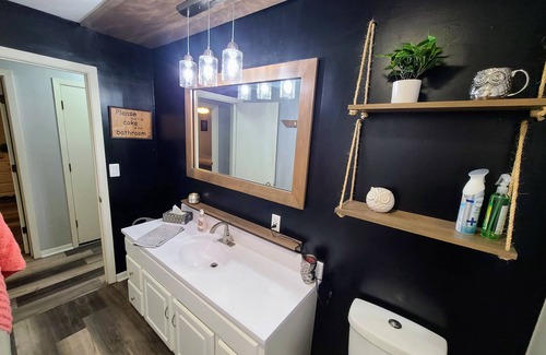 Owatonna Casa | Apt Retreat 2nd TWO None! Firepit, pet-friendly, remodeled.