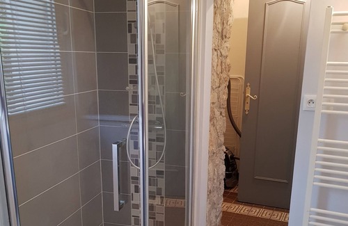 Chasseneuil-du-Poitou Apartamento | APT T2 1 - 6 people with terrace & garden 3 minutes from the Futuroscope