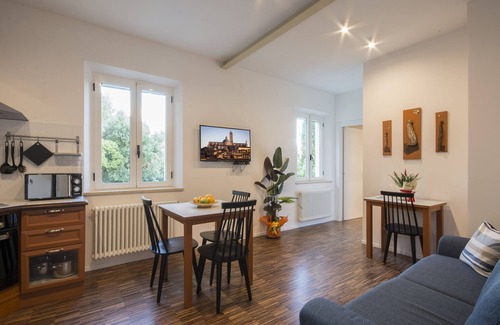Siena Apartamento | Apt. Con jardín - 1 dormitorio (2 km del centro). Aparcamiento gratuito