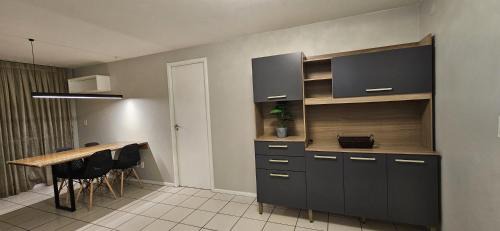 Praia de Iracema Apartamento | Apto 2 Quartos com Suíte, Garagem, 300m da Praia