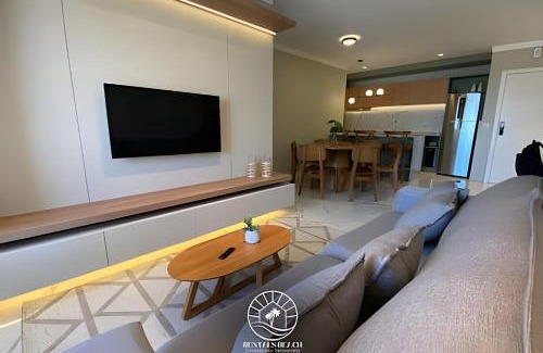 Torres Apartamento | Apto alto padrão em Torres-RS - 03 quartos com ar-condicionado - Churrasqueira - Smart Tv - Wifi - Lavanderia - Piscina - Garagem para carro - 3 min do mar