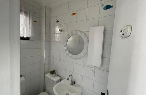 Guilhermina Apartamento | Apto Beiramar com piscina em Praia Grande