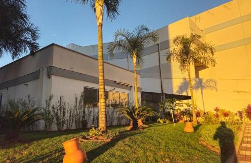 Uberaba Apartamento | Apto com Ar Condicionado em Avenida Comercial
