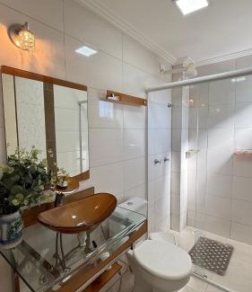 Piratuba Apartamento | Apto dos Antúrios-3 Quartos- Apto espaçoso, confortável com sacada de frente pra avenida principal