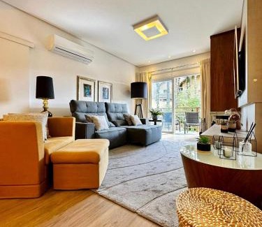 Gramado Apartamento | Apto LINDO com lareira, piscina aquecida e jacuzzi