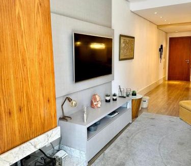 Gramado Apartamento | Apto LINDO com lareira, piscina aquecida e jacuzzi