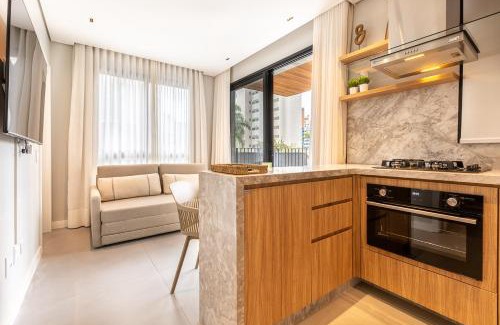 Bigorrilho Apartamento | Apto Luxo 1Q Varanda, Piscina, Academia e Garagem