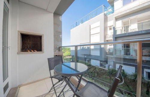 Lagoa Pequena Apartamento | Apto moderno c/piscina e churrasqueira YA1339