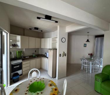 Piratuba Apartamento | Apto na avenida de PIRATUBA, próximo ao balneário