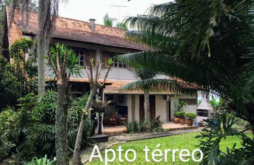Estaleiro Apartamento | Apto térreo com jardim - Praia do Estaleiro- Balneário Camboriu