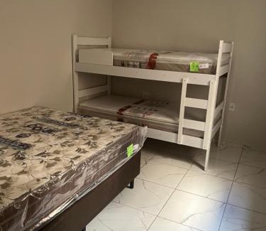 Aparecida Apartamento | Apto térreo Mãe Aparecida 8 pessoas 3km do santuário com WiFi ,ar condicionado nos quartos