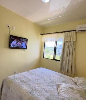 Piratuba Apartamento | Apto Violetas na Janela- 1 suíte climatizada- à 50m do Parque Termal!