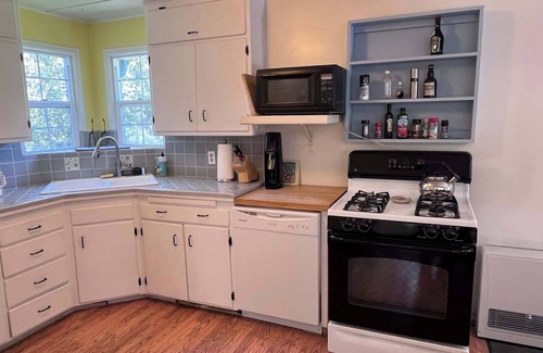 Aptos Casa | Aptos-Charming 2/2 Near the Beach with BBQ 30 day+