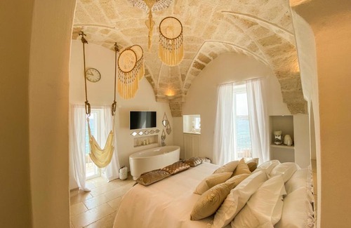 Savelletri Cama Y Desayuno | Apulia Charming Suites - Suite Corallo con vista mare e hot Jacuzzi