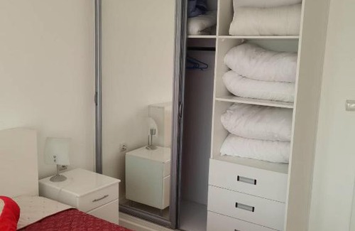 Elshani Apartamento | Aqua Blue Peshtani