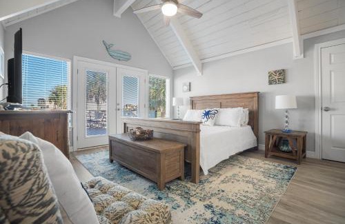 Port Aransas Casa | Aqua Dreams - Pet Friendly! Heated Private Pool!