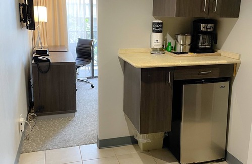Waikiki Condominio | Aqua Palms 306 Condo by RedAwning