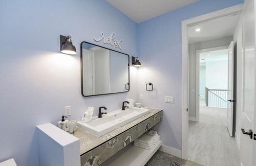 Bradenton Beach Casa | Aqua Paradise by AMI Locals