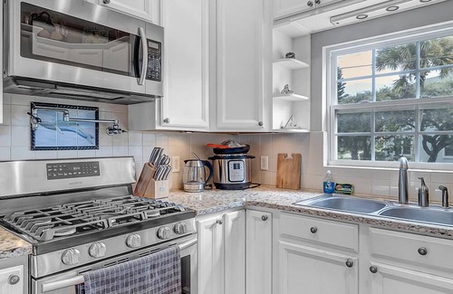 St. Augustine Casa | Aqua Vista - Cozy beach home w/ BBQ & large deck