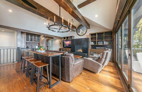 Carnelian Bay Casa | Aqua Vista Lakefront Estate by Tahoe Getaways - 6 BR in Carnelian Bay w Buoy, Pier & Game Room