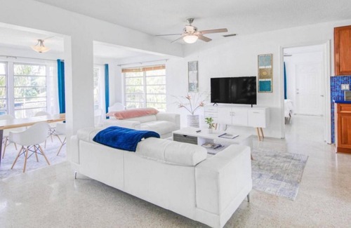 Central Fort Lauderdale Casa | Aquapeace by The Gold Nests