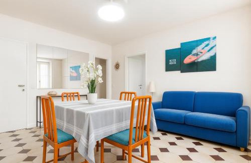 Paratico Apartamento | AQUARAMA - private pool - Lakefront apartment end free parking