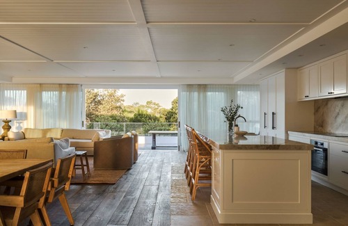 Pottsville Casa | Aquarium - beachfront Pottsville home with pool