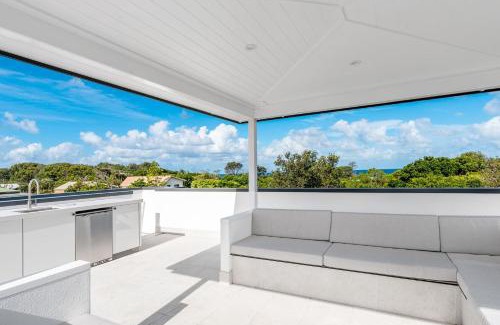 Pottsville Casa | Aquarium - beachfront Pottsville home with pool