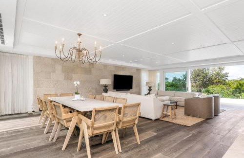 Pottsville Casa | Aquarium House - with direct beach access & pool