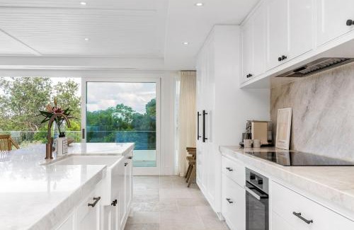 Pottsville Casa | Aquarium House - with direct beach access & pool