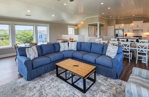 Southern Shores Casa | Aquarius - beautiful 6 bed room home w/Private Pool & Pickleball court!
