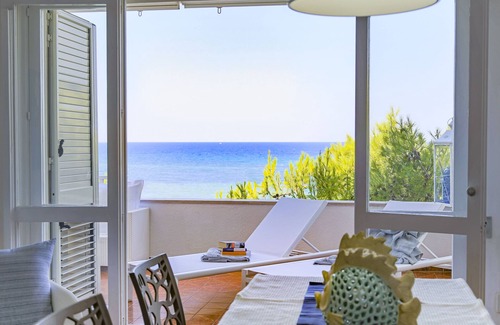 Rivabella Apartamento | Aquarius★Beachfront Suite★Amazing Sea View★by Amarena Collection Gallipoli