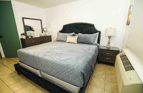 Mediania Alta Apartamento | Aquatika Beach Resort with KingBed and Fast Wifi