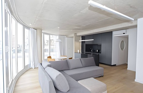 Belgrano Casa | 802 O "Espectacular piso con balcón aterrazado"