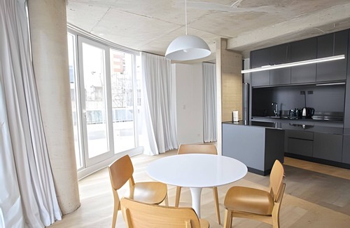 Belgrano Casa | 802 O "Espectacular piso con balcón aterrazado"