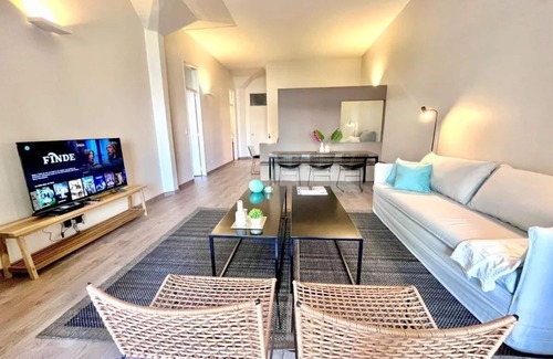 Chacarita Apartamento | Beautiful, modern apt for 4 guests