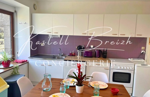 Goudelin Casa | Ar Fardo - Traditional house with large enclosed garden