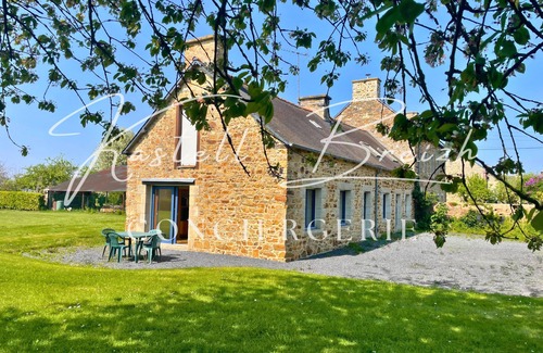 Goudelin Casa | Ar Fardo - Traditional house with large enclosed garden